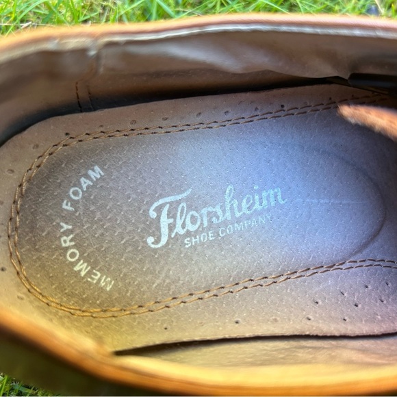 Florsheim Boy Cap Toe Leather Oxfords Big Boy Size 4 Memory Foam Lace Up Comfort - Picture 3 of 10